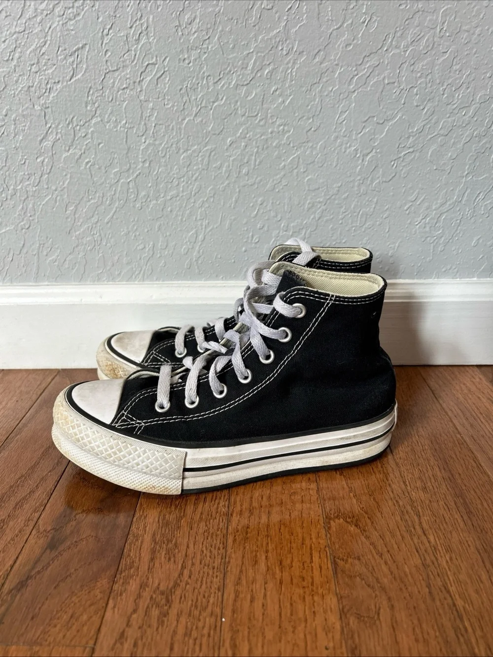 Converse Chuck Taylor Sneakers High Top Platform Shoes Girls Size 2 Black